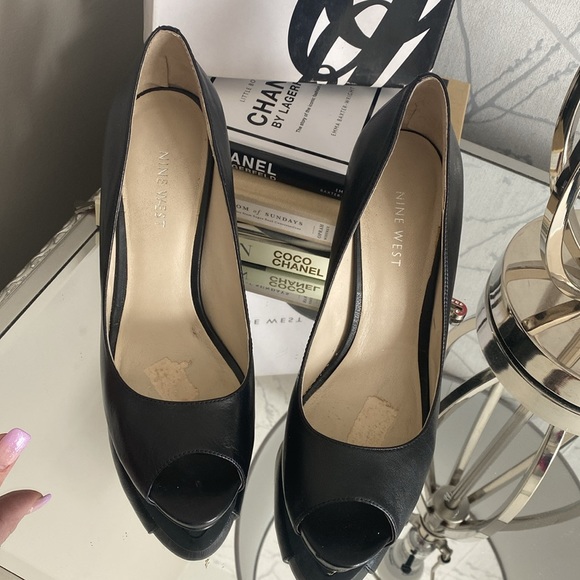 Nine West Black Heels - Picture 2 of 3